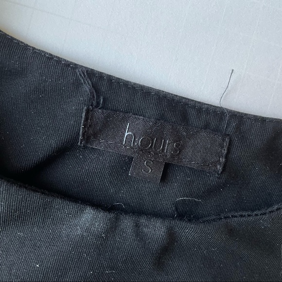 Revolve h:ours black cutout long sleeve crop top - Picture 2 of 2